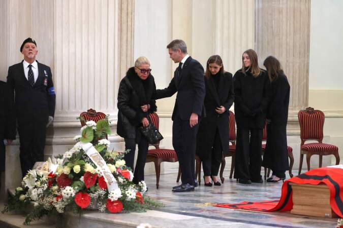 Le prince Emmanuel-Philibert de Savoie assiste à la veillée funèbre de son père, le prince Victor-Emmanuel de Savoie, en l'église de Sant'Uberto à Turin ce vendredi 9 février 