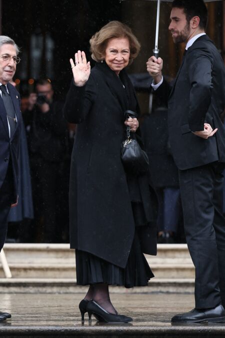 La reine Sofia d'Espagne aux funérailles du prince Victor-Emmanuel de Savoie, ce samedi 10 février, à Turin. 