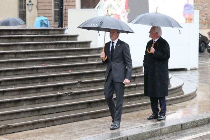 Emmanuel-Philibert de Savoie arrive aux funérailles du prince, Victor-Emmanuel de Savoie, à Turin, ce samedi 10 février.