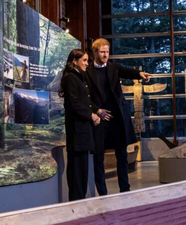 Meghan Markle et le prince Harry lors d'une réception dans un centre d'art