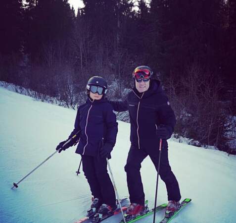 Christian Estrosi et l'une de ses filles au ski 