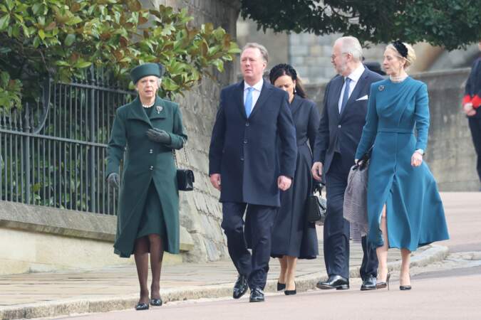 La princesse Benedikte de Danemark, accompagnée de ses proches