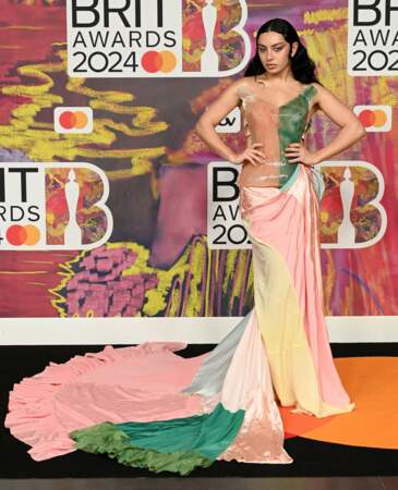 Charli XCX aux Brit Awards 2024 en robe custom Marni