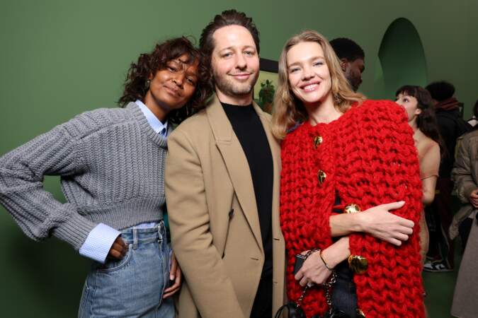 Liya Kebede, Derek Blasberg et Natalia Vodionova au défilé Loewe le 1ᵉʳ mars 2024 lors de la Fashion Week de Paris
