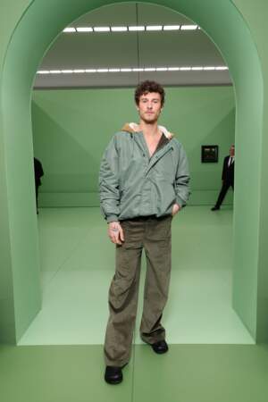 Shawn Mendes au défilé Loewe le 1ᵉʳ mars 2024 lors de la Fashion Week de Paris