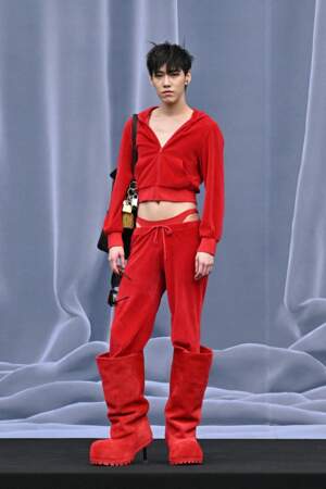 PP Krit arrive au défilé Balenciaga ce dimanche 3 mars, lors de la Fashion Week de Paris.