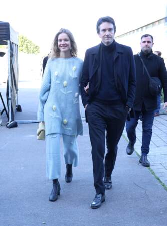 Natalia Vodianova et son mari Antoine Arnault au défilé automne-hiver 2024/2025 Stella McCartney au Parc André Citroën 