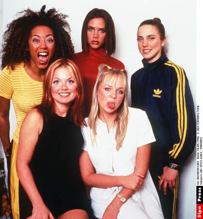 Les Spice Girls posent pour un shooting photo en 1996. 