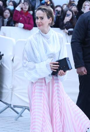 Sarah Paulson arrive au défilé de mode Louis Vuitton collection femme automne/hiver 2024-2025 au Louvre à Paris (PFW)