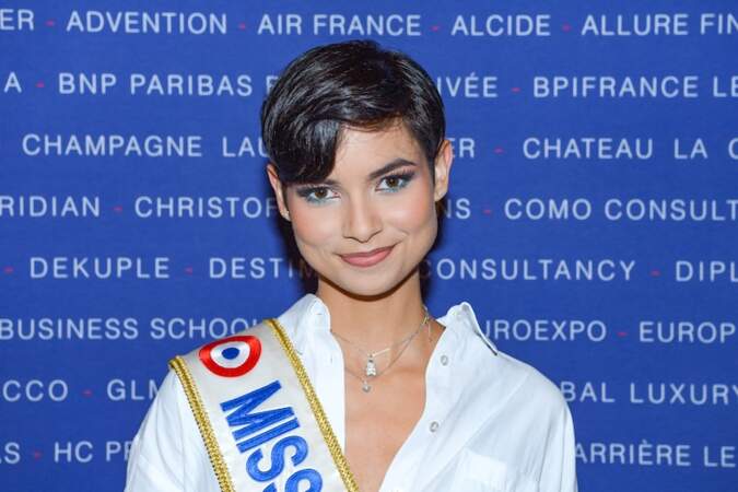 Miss France 2024, souriante à l'hôtel intercontinental, à Paris, ce jeudi 7 mars 2024