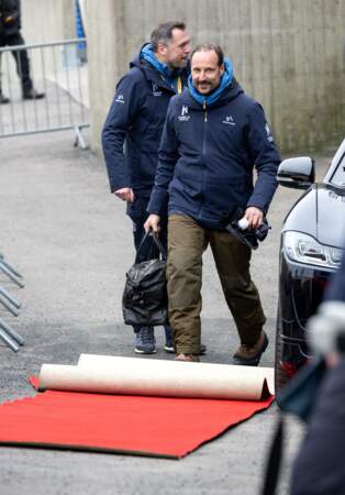 Le prince Haakon de Norvège arrive aux compétitions de ski d'Holmenkollen, à Oslo, ce samedi 9 mars 2024