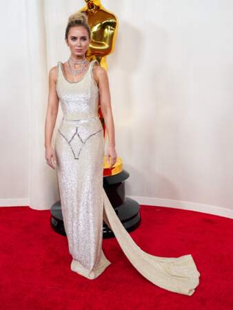 Emily Blunt arrive à la 96e cérémonie des Oscars