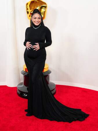 Vanessa Hudgens sur le tapis rouge de la 96e cérémonie des Oscars