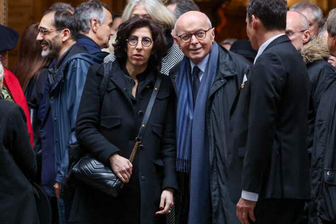 Rima Abdul-Malak et Jacques Toubon à leur sortie des obsèques de Frédéric Mitterrand, en l'Église Saint-Thomas-d’Aquin, dans le 7ème arrondissement de Paris, le mardi 26 mars 2024. 