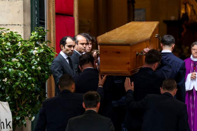 Jihed Guasmi-Mitterrand et Saïd Kasmi-Mittterrand, les deux fils de Frédéric Mitterrand, unis dans la douleur aux obsèques de l'ancien ministre, en l'Église Saint-Thomas-d’Aquin, dans le 7ème arrondissement de Paris, le mardi 26 mars 2024.