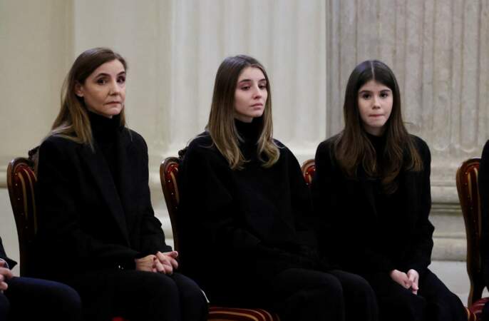 Clotilde Courau et ses deux filles à la veillée funèbre du prince Victor-Emmanuel de Savoie