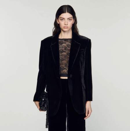 Veste de tailleur en velours noir, Sandro Paris, 231€ au lieu de 385€ 