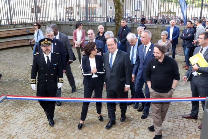 Rachida Dati et François Hollande s'apprêtent à inaugurer la Cité de l'Accordéon et des Patrimoines, à Tulle, le 5 avril 2024. 