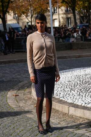 Tina Kunakey au défilé Miu Miu Printemps/été 2024 lors de la Fashion Week de Paris (PFW)