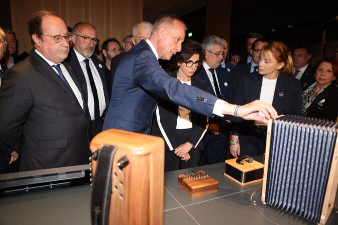 Rachida Dati, ministre de la Culture, et François Hollande découvrent la Cité de l'accordéon et des patrimoines, à Tulle, le 5 avril 2024. 
