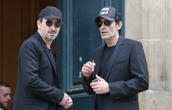 Michaël Cohhen et Anthony Delon aux obsèques de Jean-Yves Le Fur en l'église Saint-Roch à Paris le 6 avril 2024
