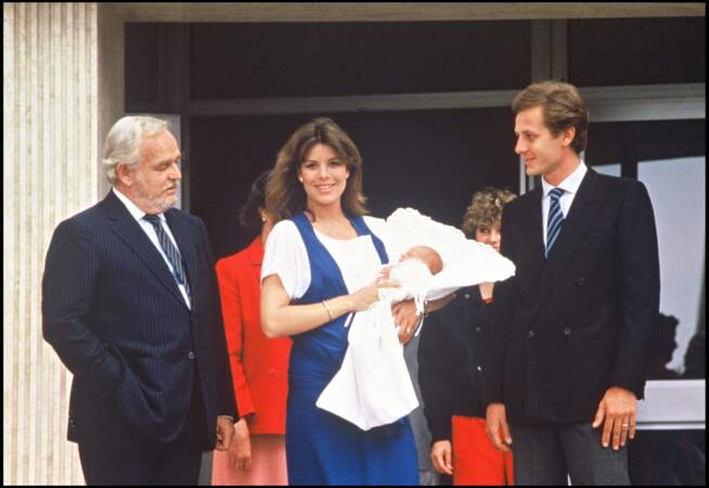 Le prince Rainier, la princesse Caroline de Monaco avec son fils Andrea, et Stefano Casiraghi
