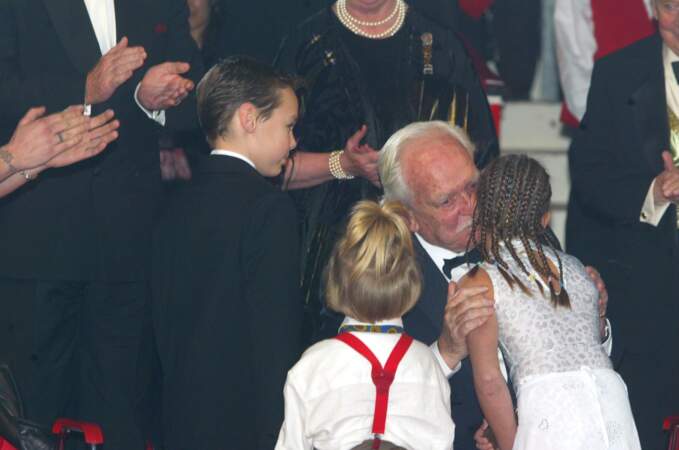 Le prince Rainier et ses petits-enfants, Louis, Camille et Pauline