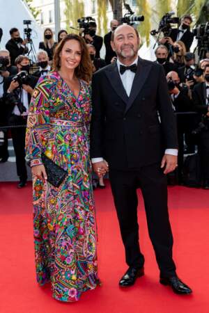 Julia Vignali dans une somptueuse robe fluide colorée lors du 74ème Festival de Cannes en 2021