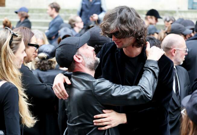 Diego Le Fur et Nicolas Duvauchelle aux obsèques de Jean-Yves Le Fur en l'église Saint-Roch à Paris le 6 avril 2024