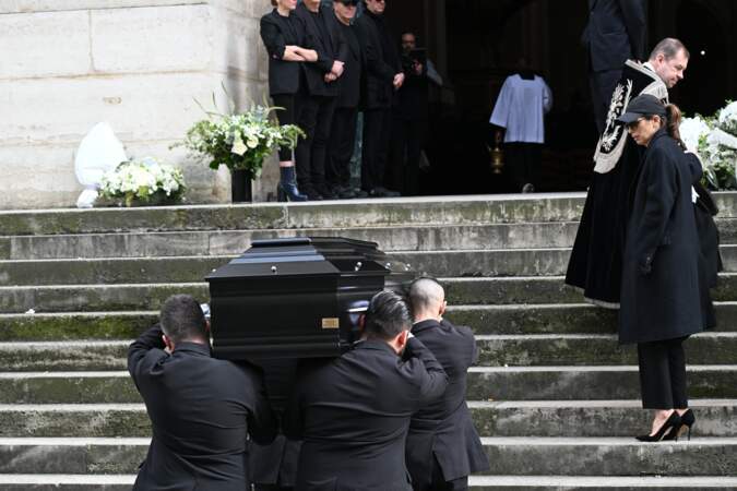 Maïwenn aux obsèques de Jean-Yves Le Fur en l'église Saint-Roch à Paris le 6 avril 2024