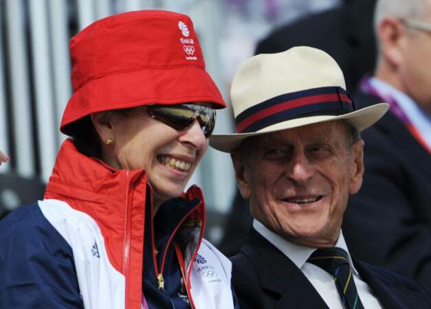 Princesse Anne et son père le prince Philip lors Jeux Olympiques à Londres en 2012