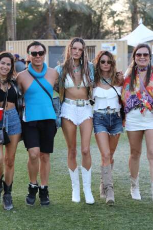 Alessandra Ambrosio et son squad au Festival Coachella 2023