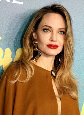 Angelina Jolie était resplendissante à la soirée d'ouverture de la comédie musicale "The Outsiders" à New York, le jeudi 11 avril 2024