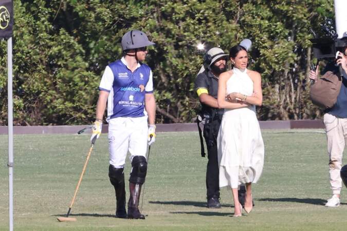 Le prince Harry participe au Royal Salute Polo Challenge le 12 avril 2024, Meghan Markle est venue le soutenir