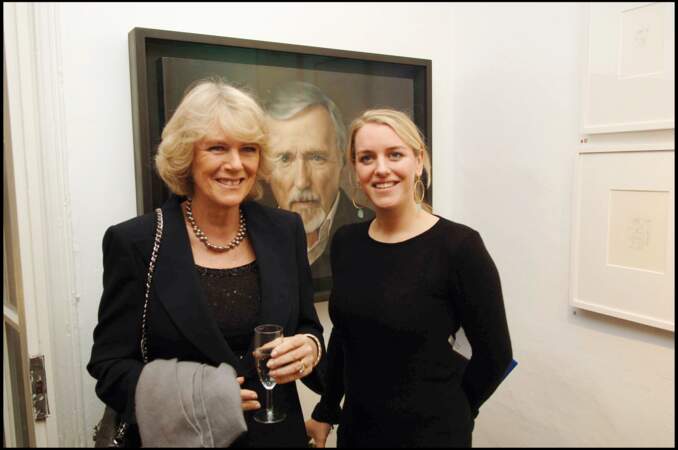 Camilla Parker Bowles et sa fille Laura, lors du vernissage de Jonathan Yeo, à Londres, en février 2006
