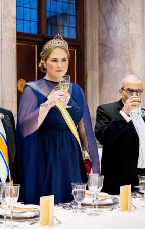 La princesse Amalia lors du dîner d'état au palais royal d'Amsterdam pour la visite du roi et de la reine d'Espagne aux Pays-Bas