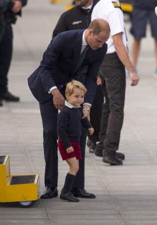 Le prince William et le prince Georges après un voyage de huit jours au Canada, le 1ᵉʳ octobre 2016