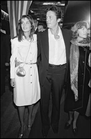 Anne Parillaud et Alain Delon, à Paris, en 1981