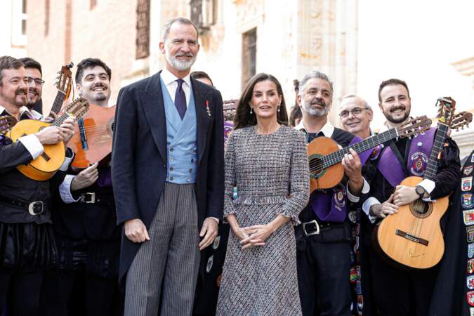 Le roi Felipe et la reine Letizia d'Espagne assistent à la remise du Prix "Miguel de Cervantes 2023" à l'auditorium de l'Université d'Alcalá, le 23 avril 2024