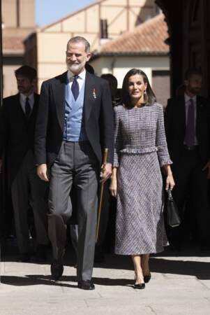 Le roi Felipe et la reine Letizia d'Espagne arrivent à la remise du Prix "Miguel de Cervantes 2023" à l'auditorium de l'Université d'Alcalá, le 23 avril 2024