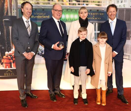 La famille princière de Monaco, le 25 avril 2024, lors de l'ouverture de la section Monaco au musée Miniatur Wunderland, à Hambourg
