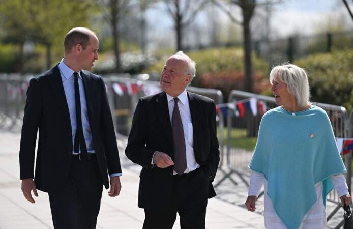 Le prince William marche lors de sa visite des West Midlands, le 25 avril 2024