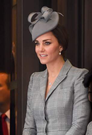 Kate Middleton porte un bibi gris Jane Taylor
