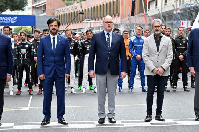 Mohammed Ben Sulayem, président de la FIA, le prince Albert II de Monaco et Mike Fries, le CEO de Liberty Global lors du E-Prix 2024, le 27 avril 2024.