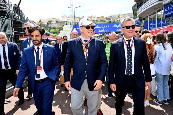 Mohammed Ben Sulayem, le président de la FIA, le prince Albert II de Monaco et Alejandro Agag, fondateur et président de Formula E  lors du E-Prix 2024, le 27 avril 2024.