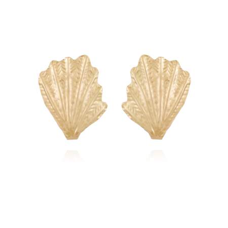GAS Bijoux - Boucles d'oreilles Shell dorées à l'or fin, elles sont délicatement martelées en forme de coquillage et ornées d'une pierre fine - 90€