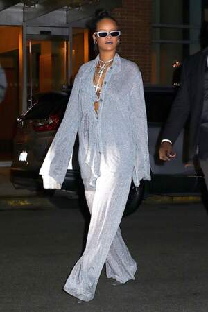 Rihanna dans un ensemble fluide à l'after party du Met Gala, à New York, le 7 mai 2918