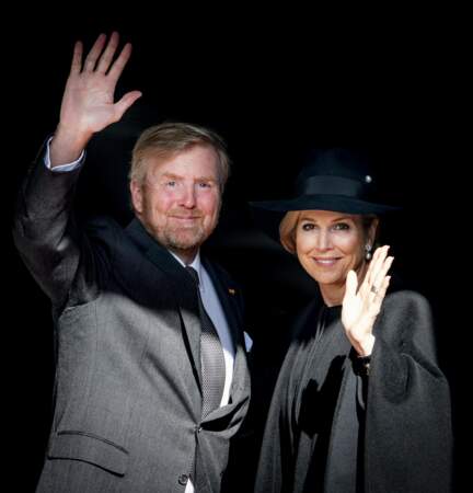 Le roi Willem-Alexander et la reine Maxima des Pays-Bas souriants lors de la Journée commémorative nationale 2024