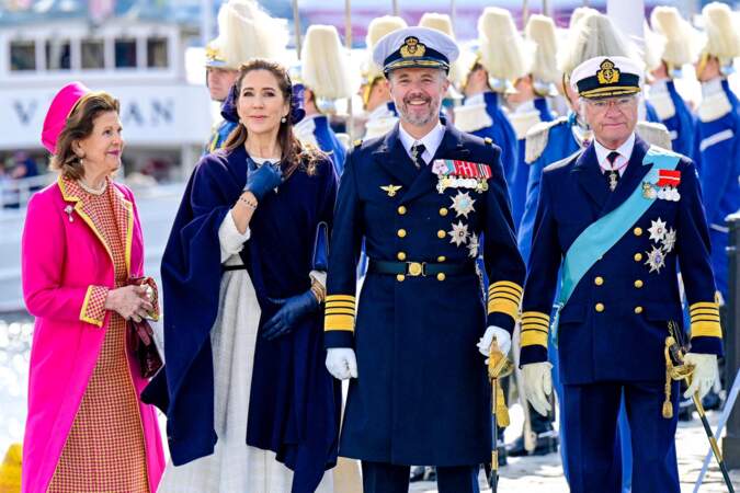 Le couple royal Danois a été accueilli par le roi Carl XVI Gustav et la reine Silvia de Suède.