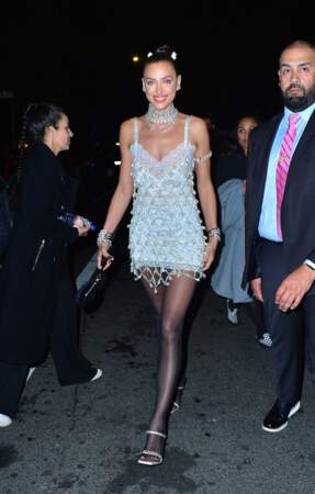 Irina Shayk arrive à une after-party du "MET Gala 2024" à New York